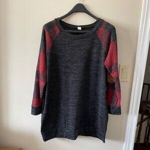 CY long sleeved tunic style sweater  - black/red plaid  -Size L